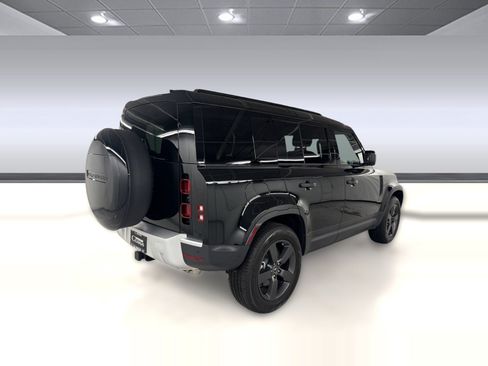 Used 2025 Land Rover Defender 110 S AWD/4WD image 9