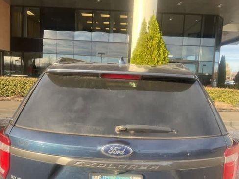 Used 2017 Ford Explorer XLT w/ Equipment Group 202A image 13