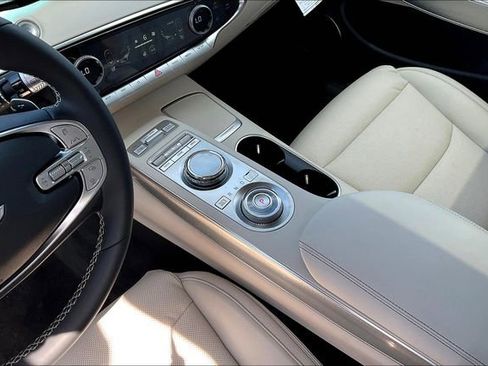 New 2025 Genesis GV70 2.5T Select w/ Select Package image 8
