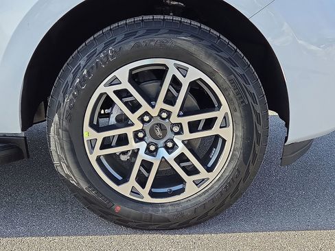 New 2026 Ford Expedition Active image 7