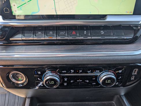 Used 2023 GMC Sierra 1500 SLT image 17