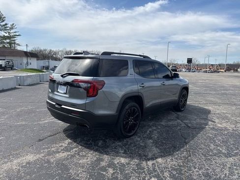 Used 2022 GMC Acadia SLT w/ Elevation Edition image 5