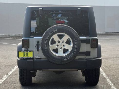 Used 2014 Jeep Wrangler Unlimited Sport w/ Quick Order Package 24S AWD/4WD image 4