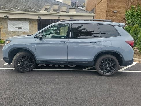 Used 2024 Honda Passport Black Edition image 6