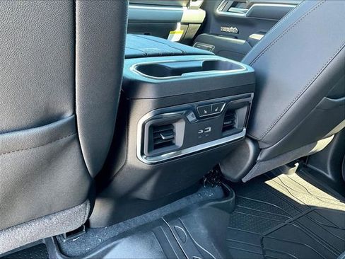 New 2026 Chevrolet Silverado 1500 High Country AWD/4WD image 18