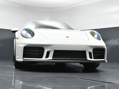 Certified 2025 Porsche 911 Carrera S RWD image 31