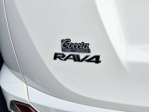 Used 2018 Toyota RAV4 XLE w/ Plus Extra Value Package AWD/4WD image 30