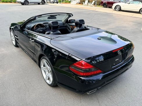 Used 2011 Mercedes-Benz SL 550 image 17