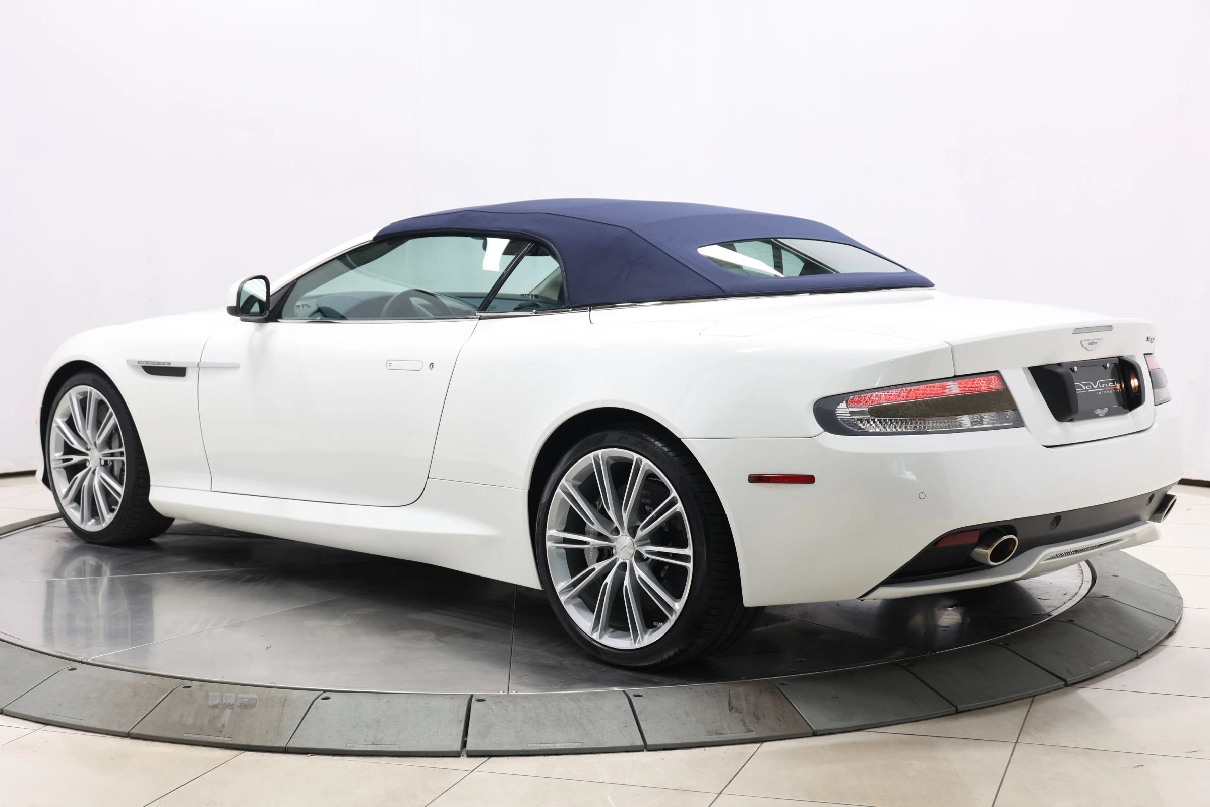 Used 2012 Aston Martin Virage Volante RWD image 99