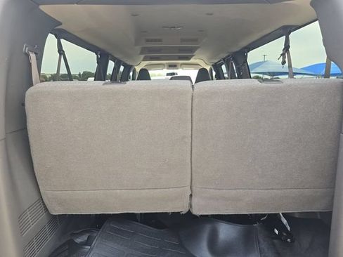Used 2025 Chevrolet Express 3500 LS RWD image 6
