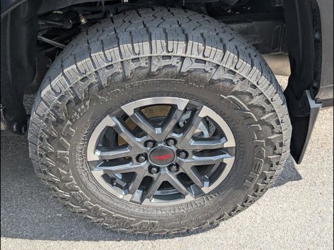 Used 2024 Toyota Tacoma TRD Sport w/ TRD Sport Upgrade Package AWD/4WD image 9