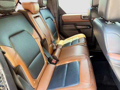 Used 2024 Ford Bronco Outer Banks AWD/4WD image 27