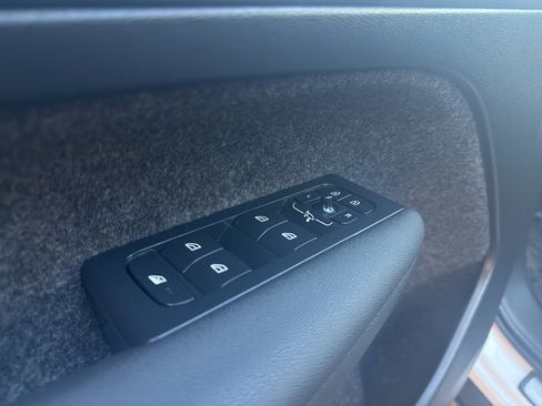 Used 2024 Volvo XC40 B5 Core w/ Protection Package Premier image 14