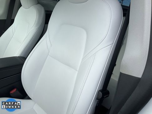 Used 2021 Tesla Model Y Long Range image 17