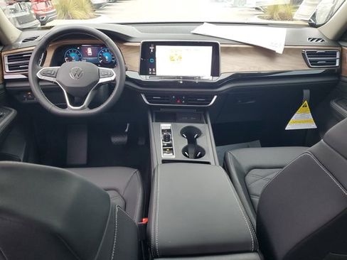 New 2026 Volkswagen Atlas SE image 13