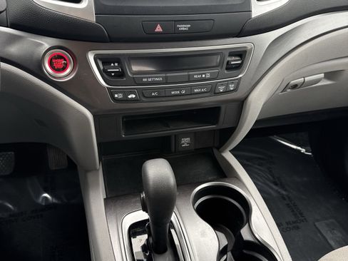 Used 2018 Honda Pilot LX image 17