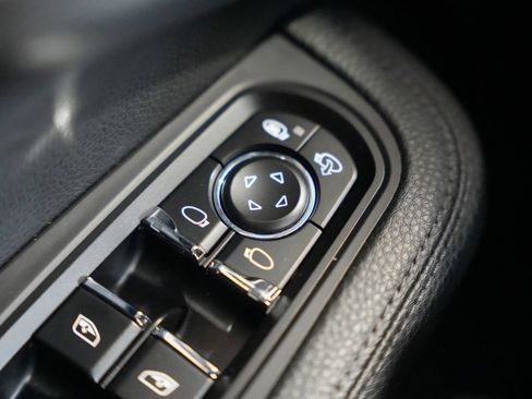 Used 2020 Porsche Macan AWD/4WD image 34