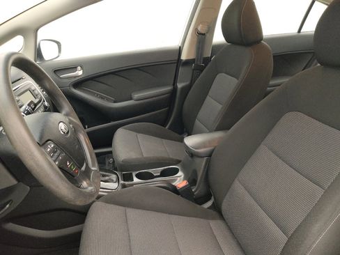 Used 2018 Kia Forte LX image 17