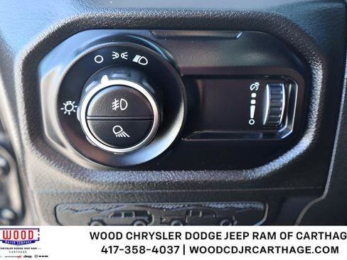 Used 2024 Jeep Gladiator Sport AWD/4WD image 16