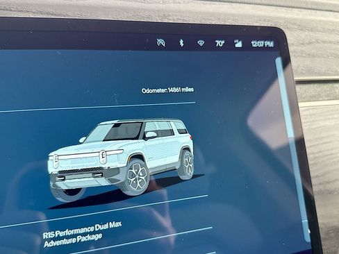 Used 2024 Rivian R1S Adventure image 20