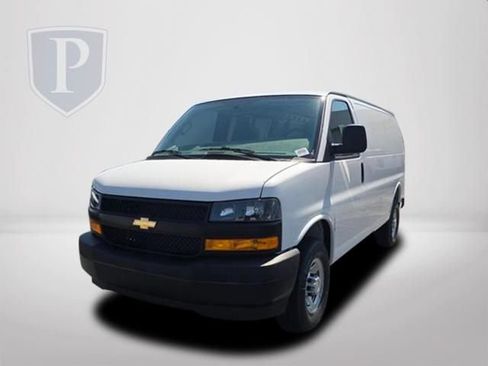 New 2026 Chevrolet Express 2500 w/ Driver Convenience Package RWD image 11