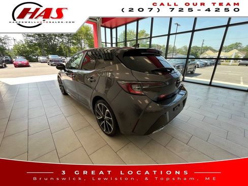 Used 2022 Toyota Corolla XSE FWD image 3