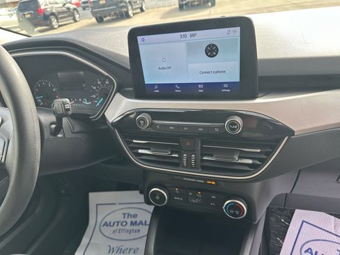Used 2022 Ford Escape SE image 26