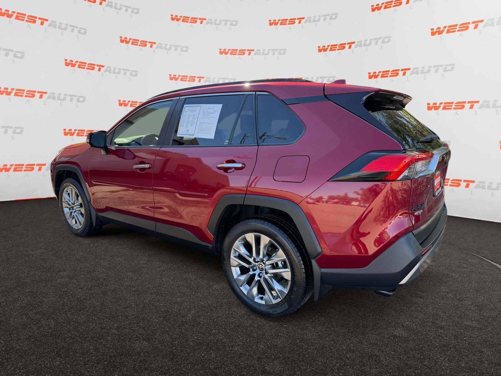 Used 2023 Toyota RAV4 Limited FWD image 3