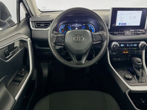 Used 2023 Toyota RAV4 LE AWD/4WD image 16