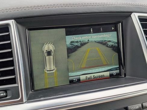 Used 2015 Mercedes-Benz GL 63 AMG 4MATIC image 31
