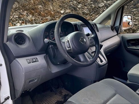 Used 2015 Nissan NV200 SV w/ Technology Package image 11