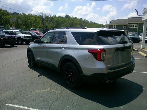 Used 2022 Ford Explorer ST w/ Equipment Group 401A image 9