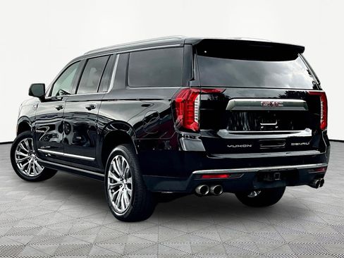 Used 2021 GMC Yukon XL Denali w/ Denali Premium Package AWD/4WD image 4