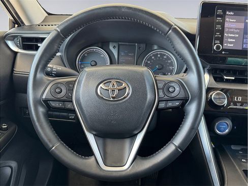 Used 2021 Toyota Venza LE w/ Carpet Mat Package (TMS) AWD/4WD image 12