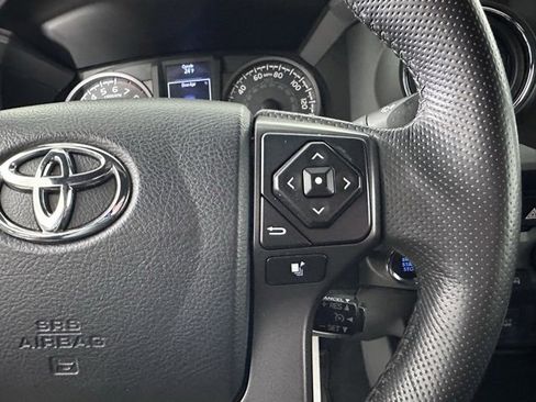 Used 2017 Toyota Tacoma TRD Off-Road w/ Premium & Technology Package image 20