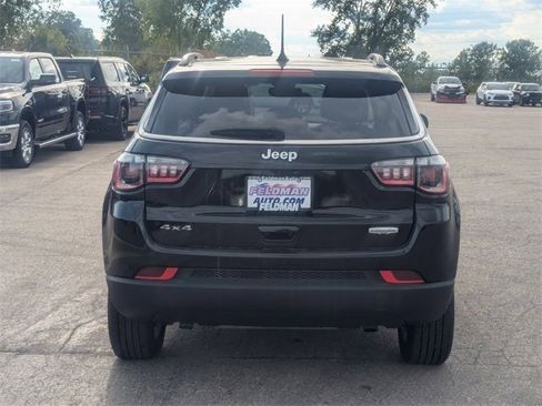 Used 2024 Jeep Compass Latitude image 4