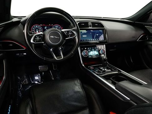 Used 2020 Jaguar XE S image 6