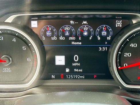 Used 2022 Chevrolet Silverado 1500 High Country w/ Technology Package image 10