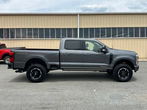 New 2026 Ford F350 Platinum w/ Tremor Off-Road Package AWD/4WD image 13