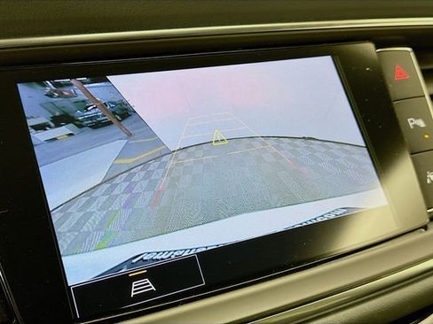 Used 2023 Buick Enclave Essence image 14