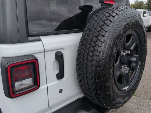 Used 2018 Jeep Wrangler Unlimited Sport AWD/4WD image 31