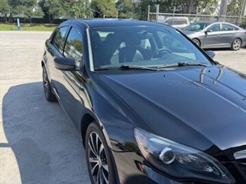 Used 2013 Chrysler 200 Limited w/ Sun/Sound Group image 2