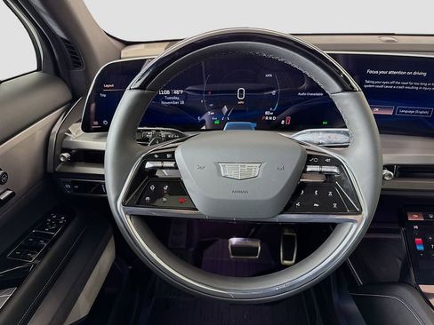 New 2026 Cadillac Vistiq Luxury image 11