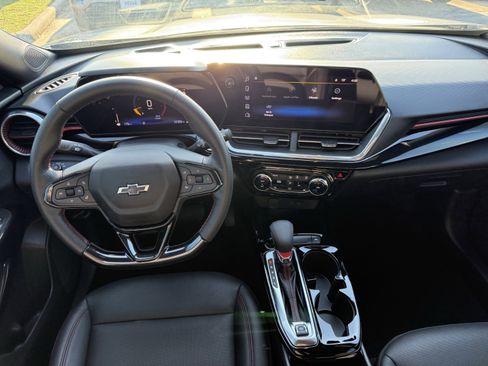 Used 2024 Chevrolet Trax RS w/ Driver Confidence Package image 14