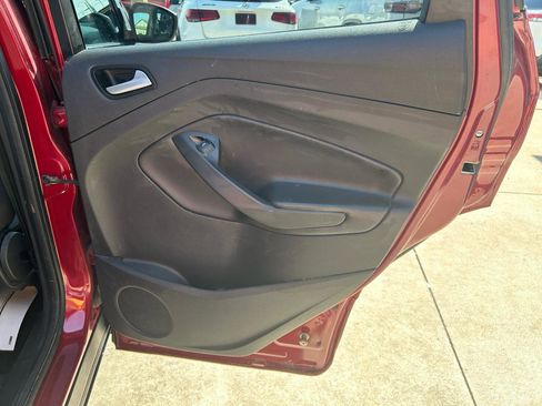 Used 2018 Ford Escape SE image 15