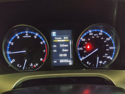 Used 2018 Toyota RAV4 LE w/ All Weather Liner Package FWD image 23