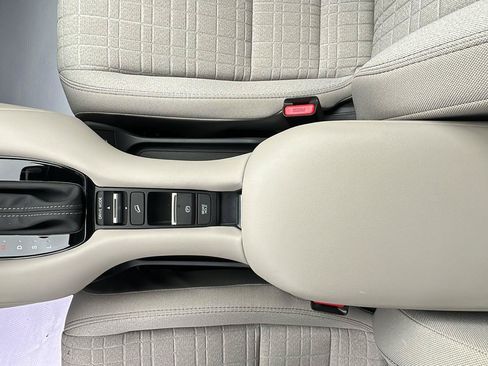 Used 2025 Honda HR-V LX image 23