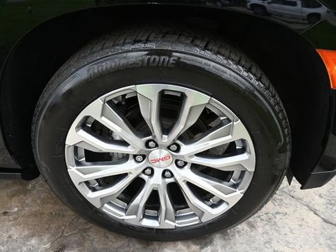 Used 2021 GMC Yukon Denali w/ Denali Ultimate Package image 11