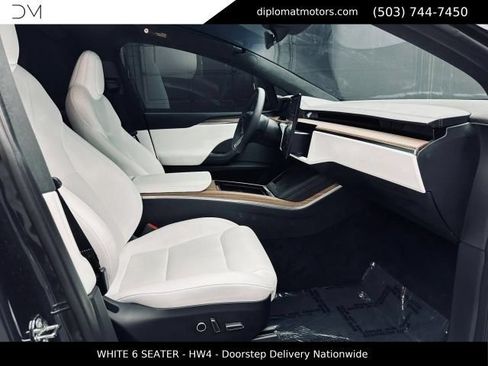 Used 2025 Tesla Model X AWD/4WD image 19