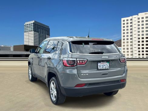 Used 2023 Jeep Compass Sport AWD/4WD image 3